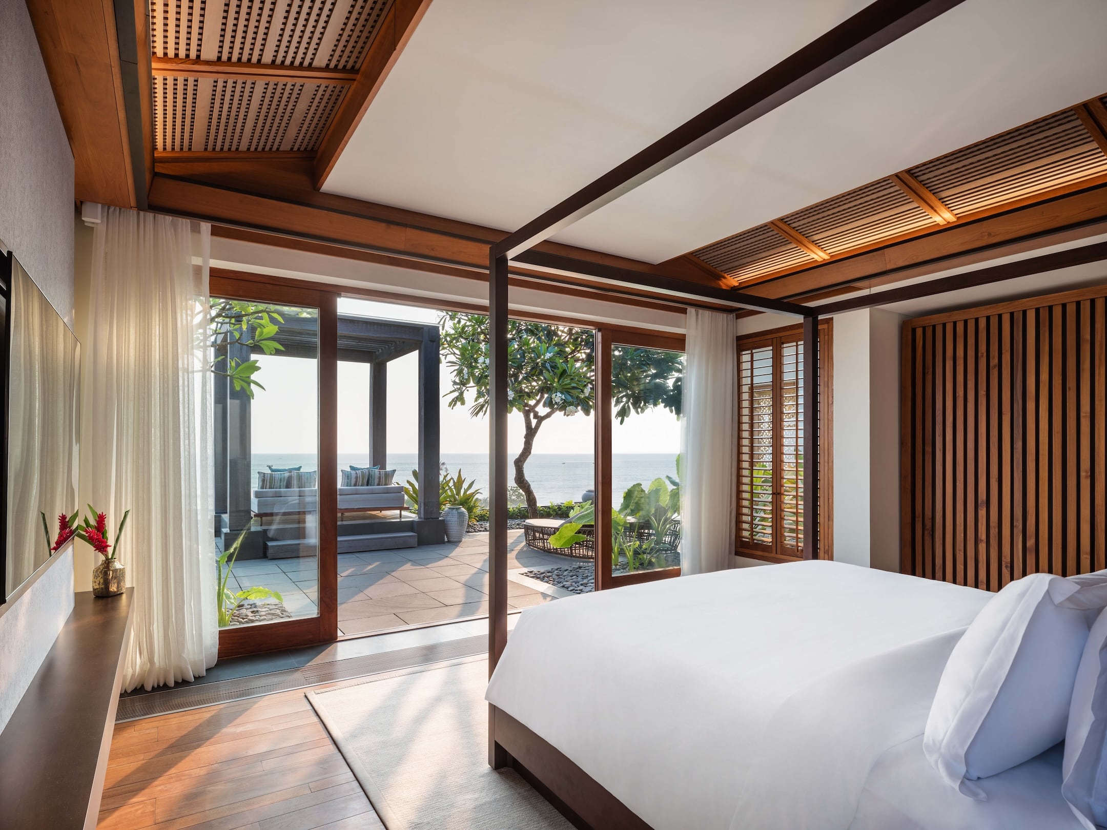 Oceanfront Private Pool Penthouse